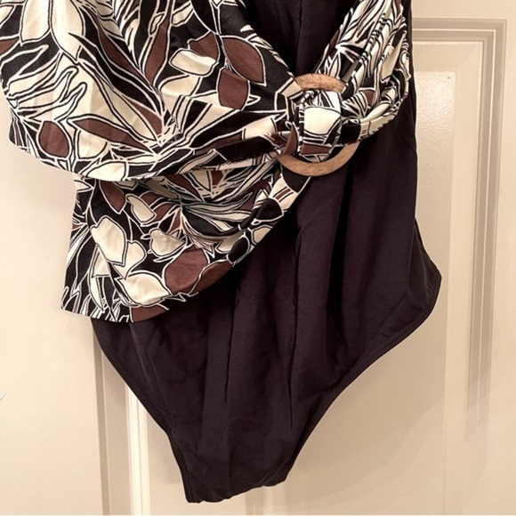 IT Figures! Longer Torso V-Neck Plus Size One Piece Swimsuit (SW16) - Picture 5 of 7